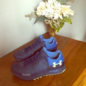 Under Armour tennis shoes 👟